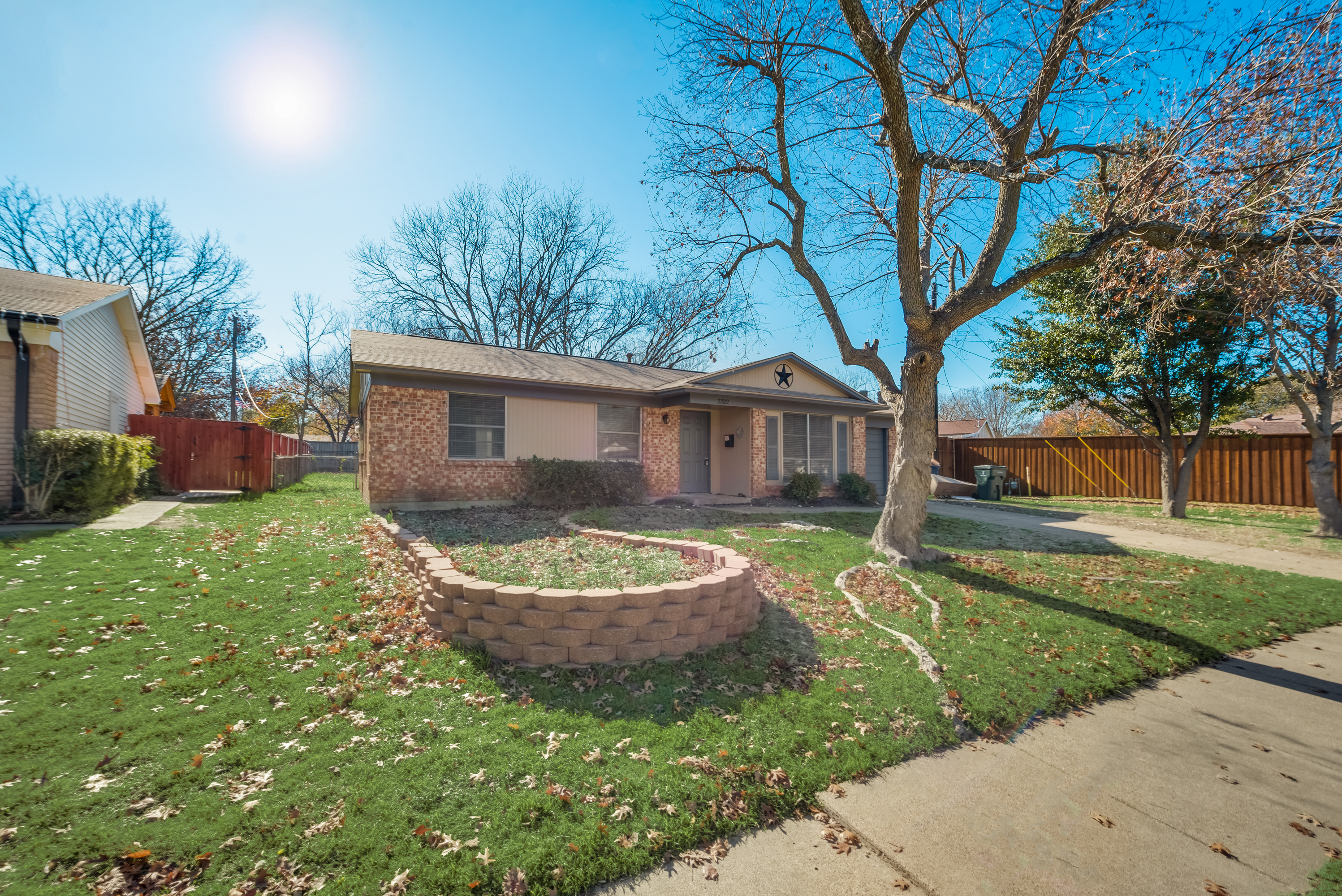 2322 English Dr
