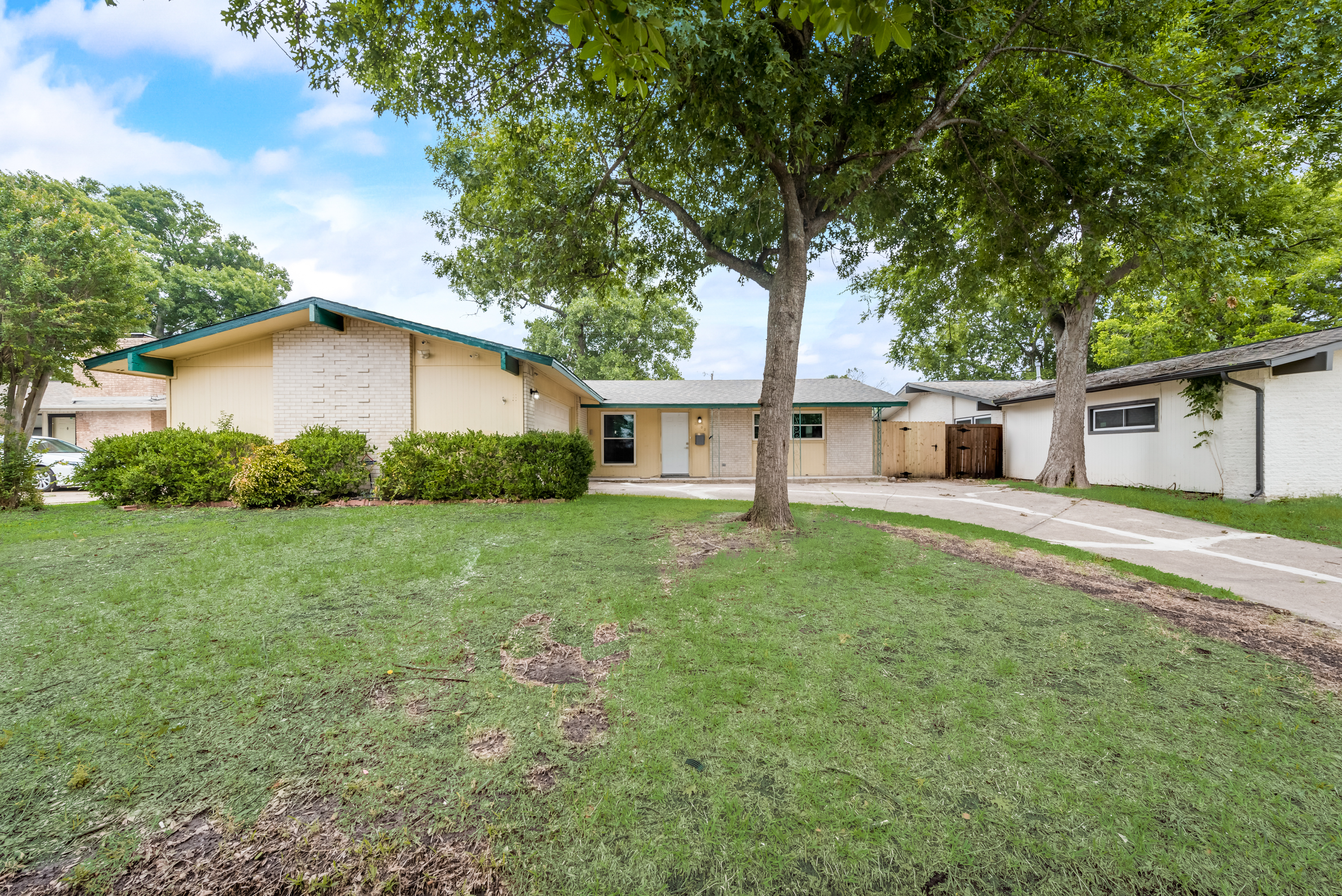 2402 Scotswood Dr