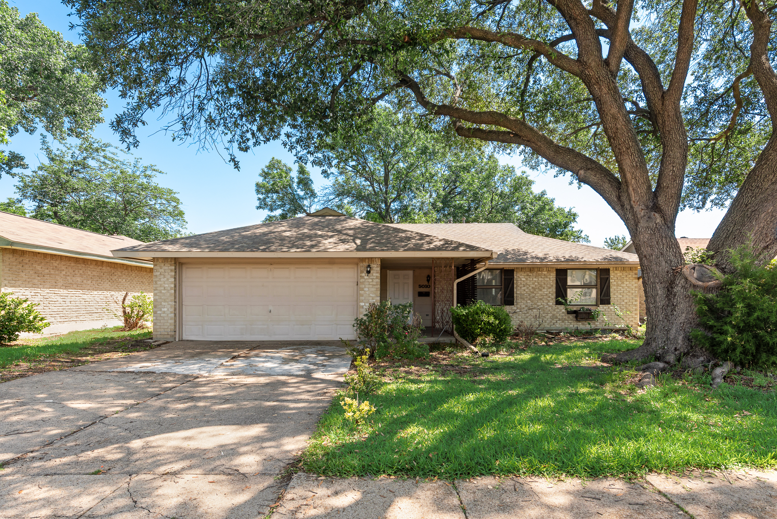5010 Wildbriar Dr