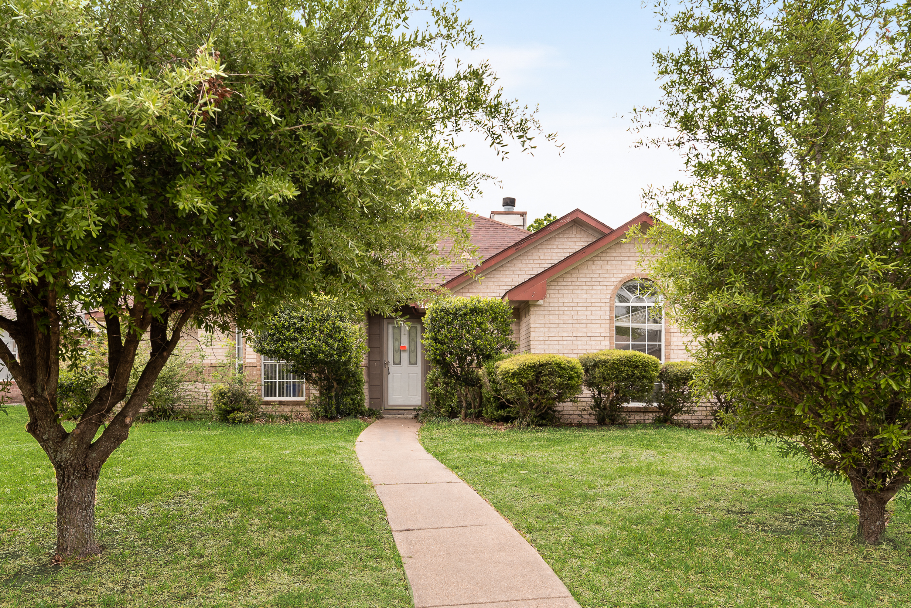 1304 RIVERVIEW LN